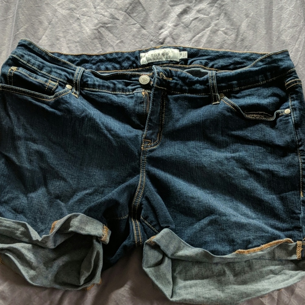 Basic Jean shorts